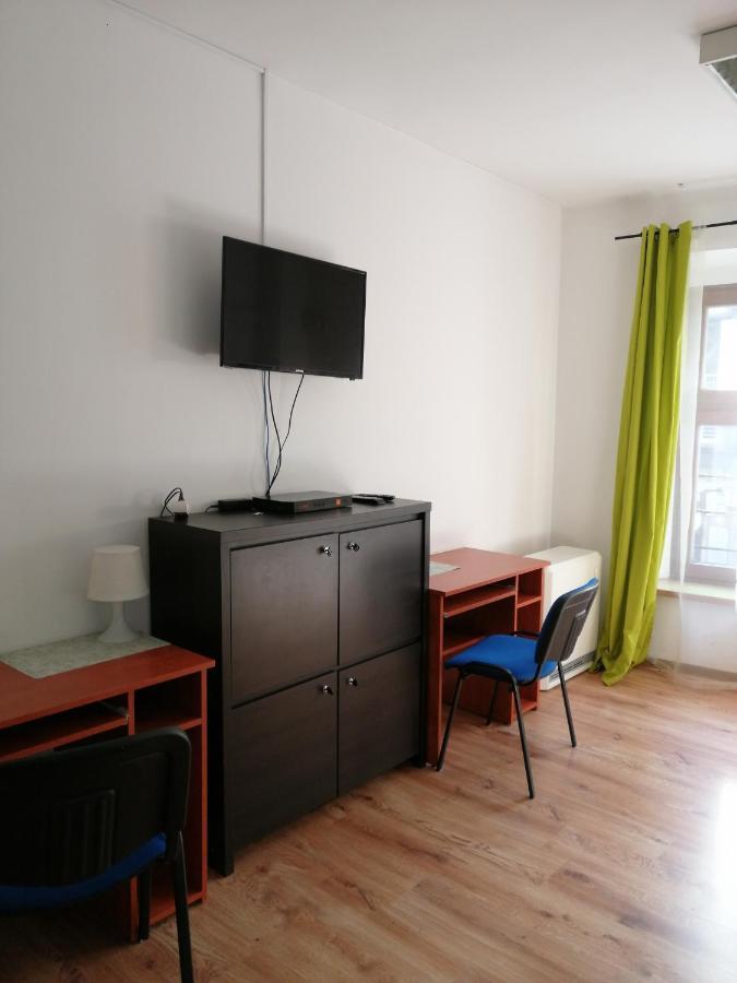 Hostel Gliwice Centrum Parking מראה חיצוני תמונה