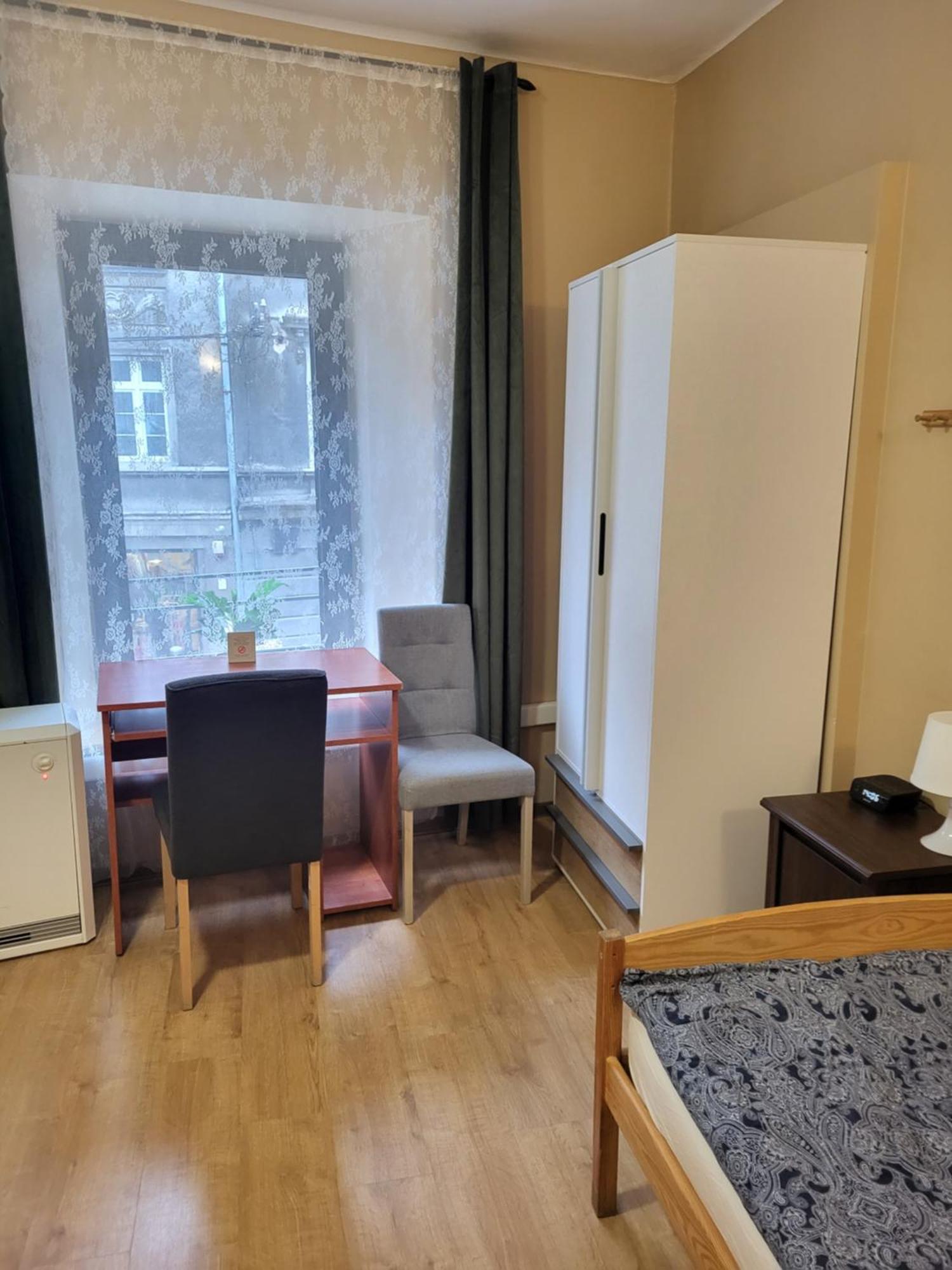 Hostel Gliwice Centrum Parking מראה חיצוני תמונה