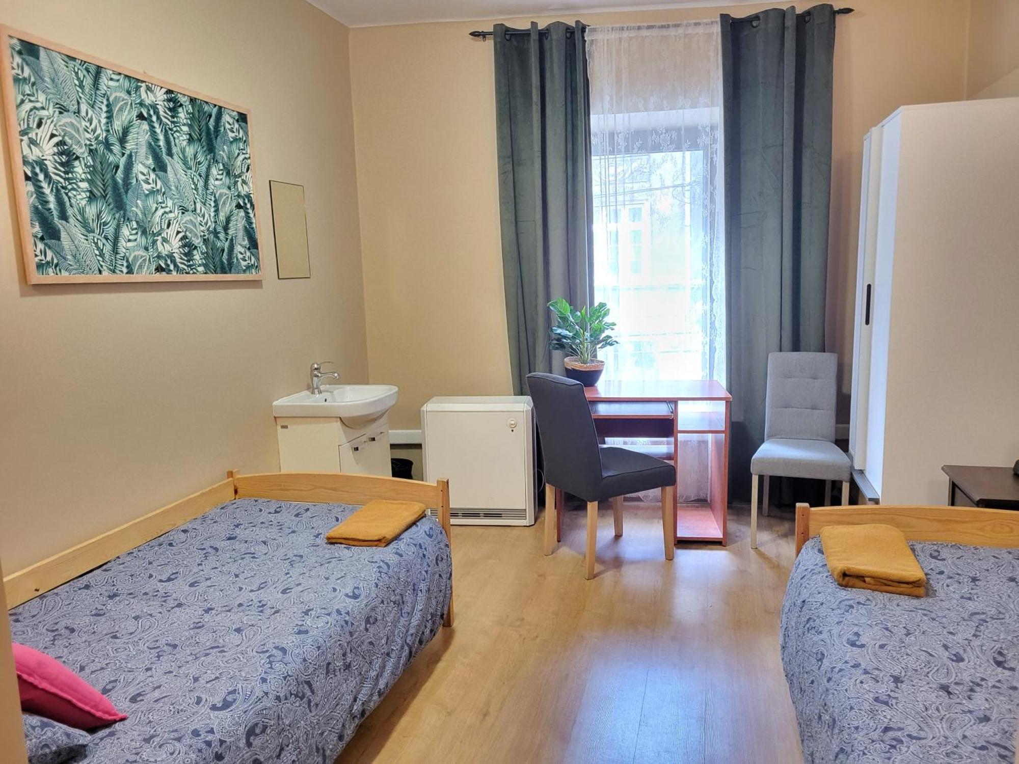 Hostel Gliwice Centrum Parking מראה חיצוני תמונה