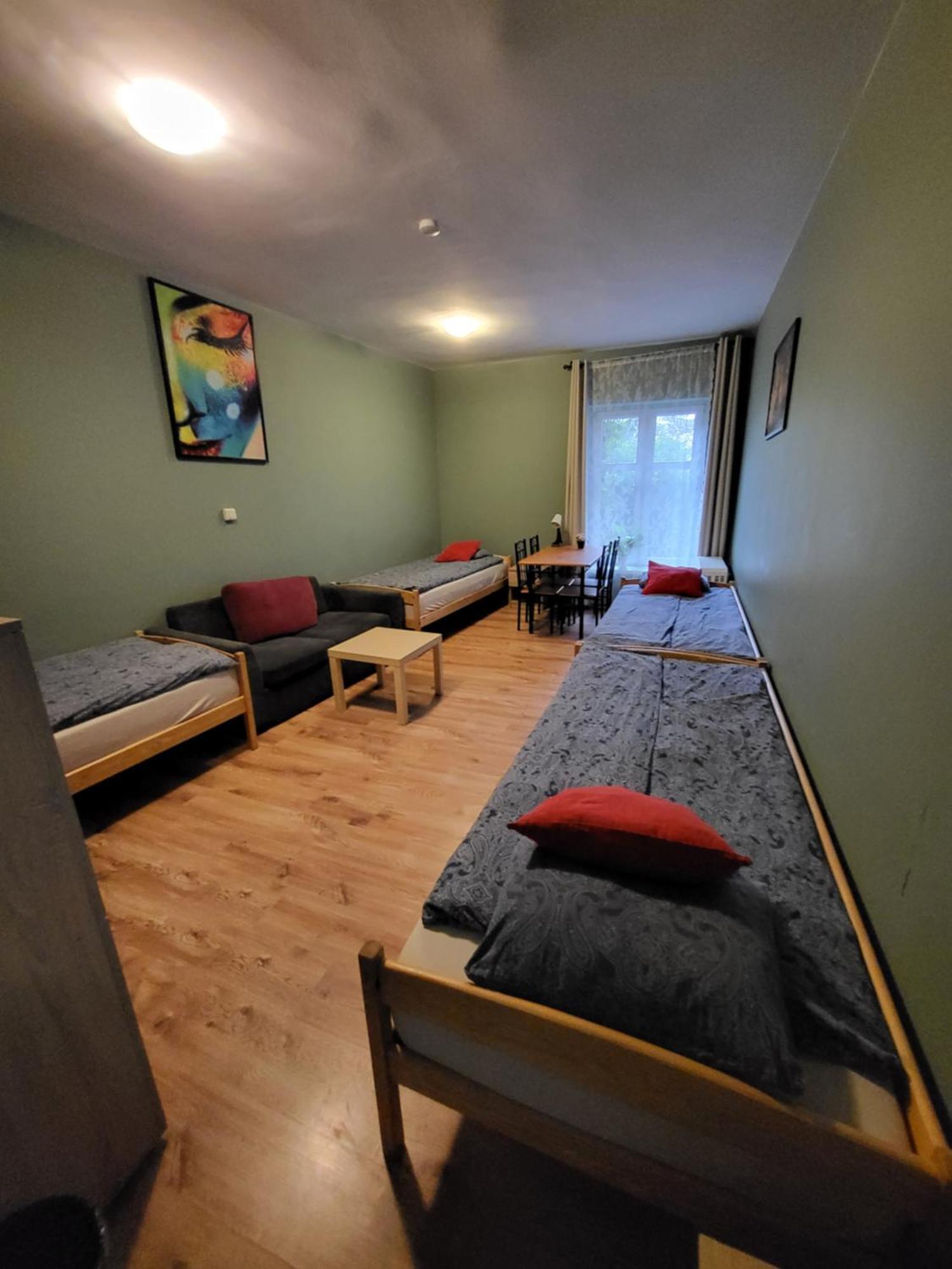 Hostel Gliwice Centrum Parking מראה חיצוני תמונה