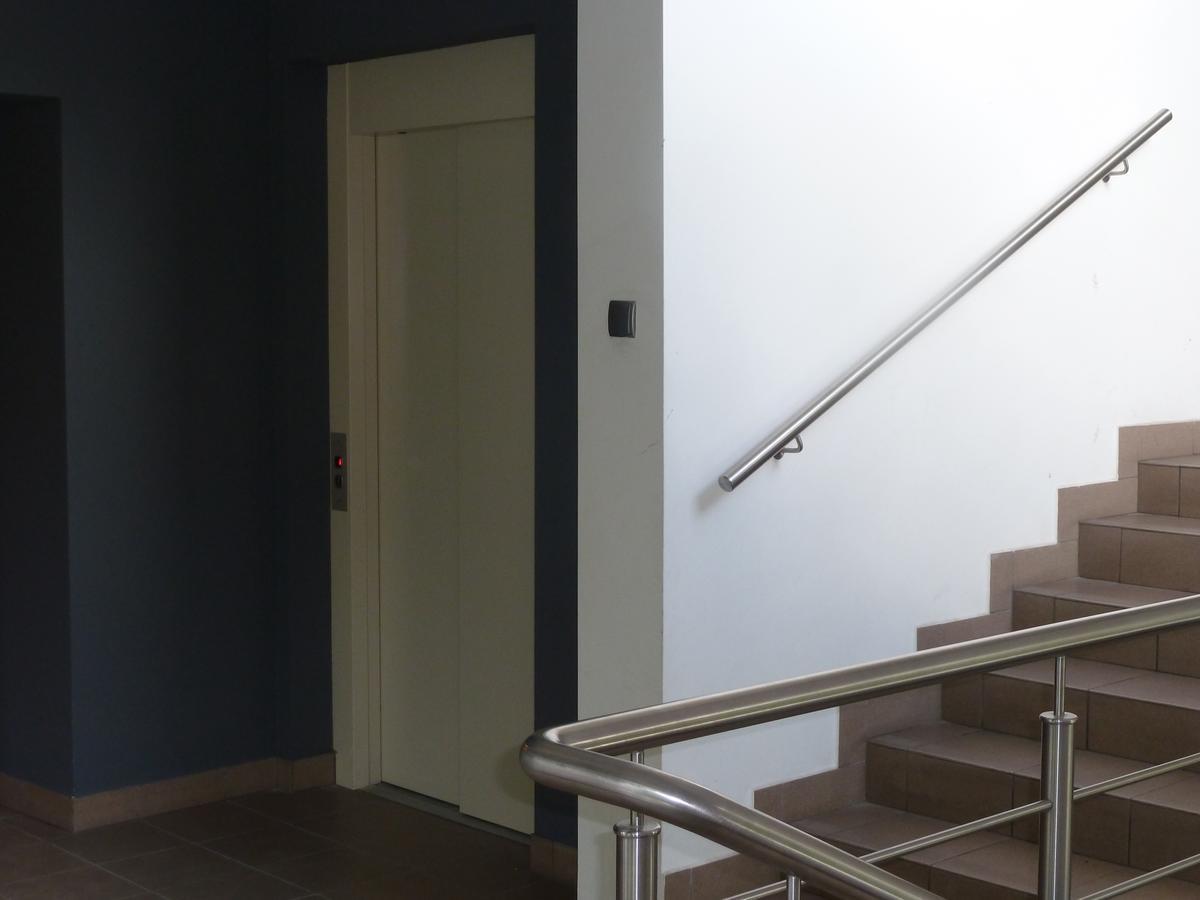 Hostel Gliwice Centrum Parking מראה חיצוני תמונה