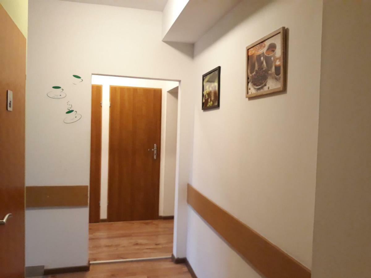 Hostel Gliwice Centrum Parking מראה חיצוני תמונה