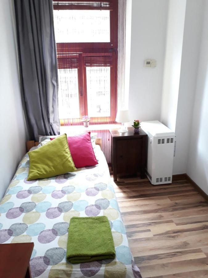 Hostel Gliwice Centrum Parking מראה חיצוני תמונה