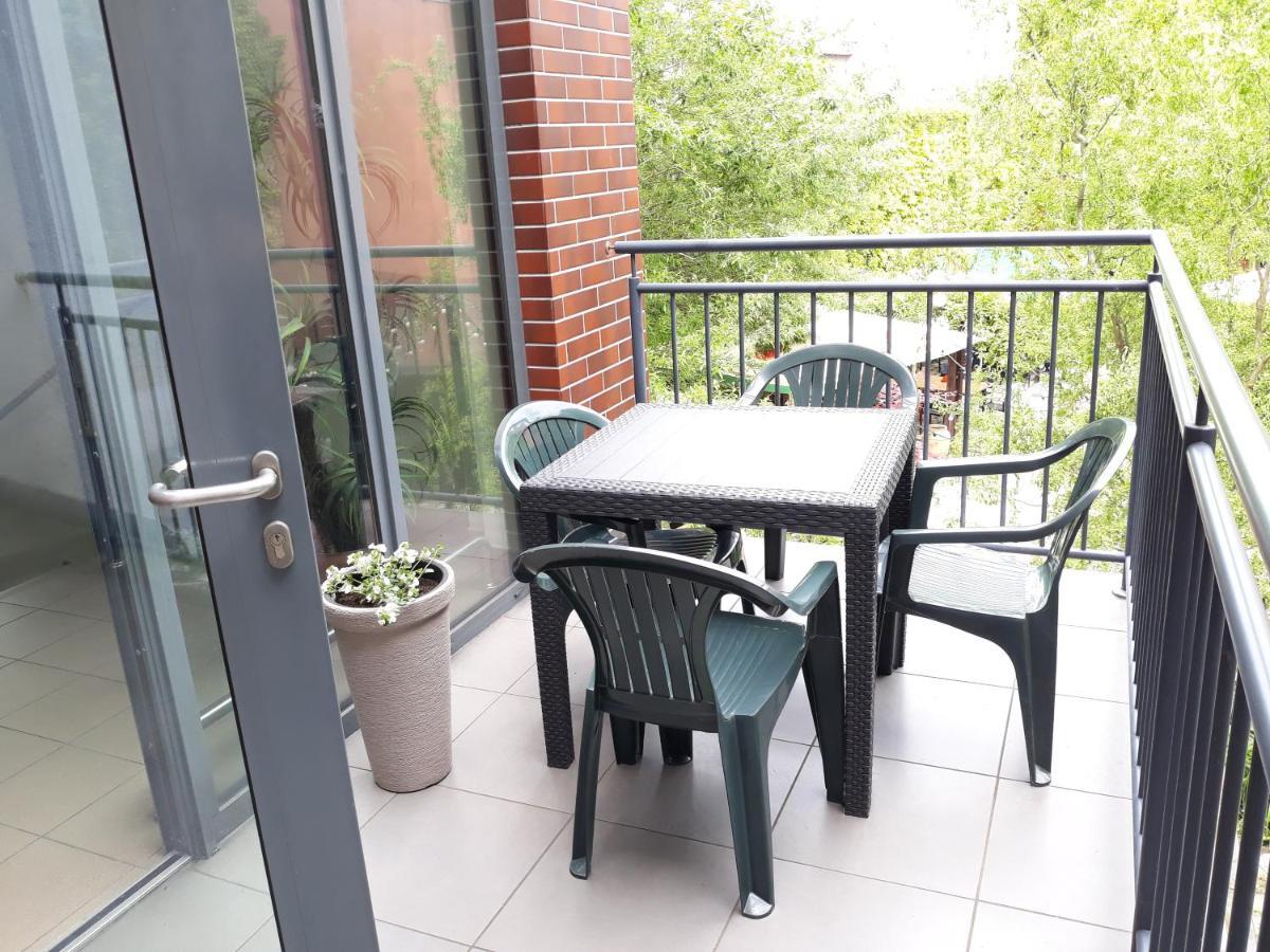 Hostel Gliwice Centrum Parking מראה חיצוני תמונה
